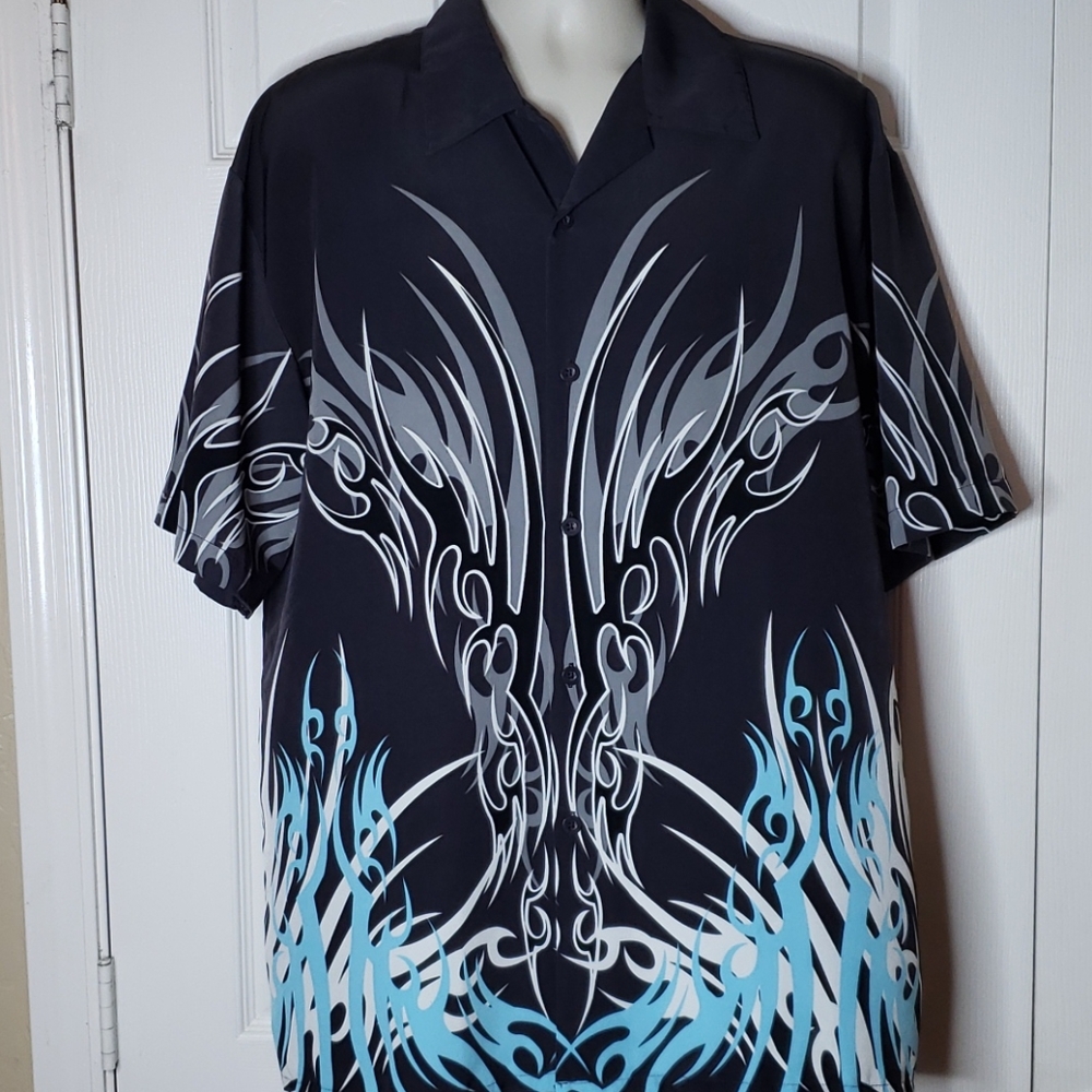 D&F Mens Xl Blue Flames short sleeve button shirt